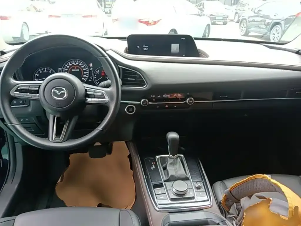 Mazda CX-30 2022 из CN, фото 2