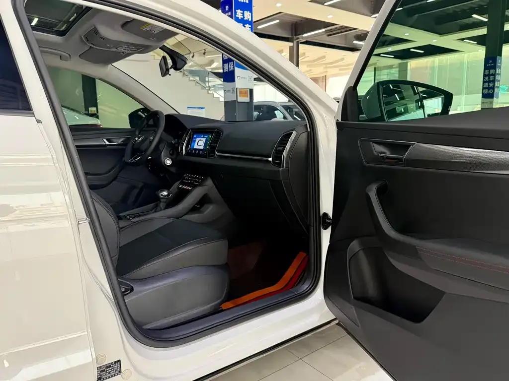 Skoda Karoq — фото 10