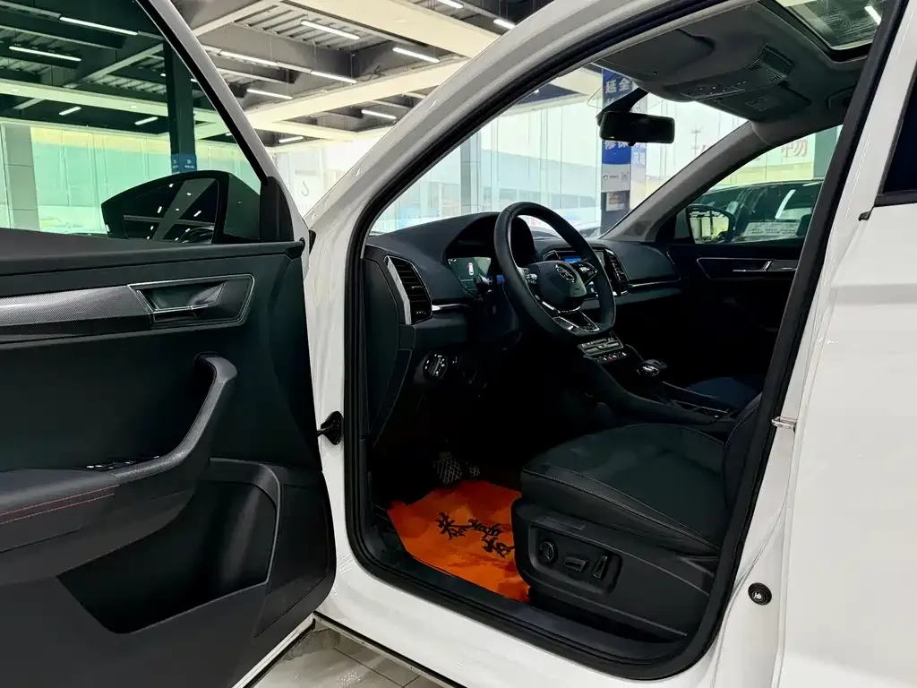 Skoda Karoq — фото 9