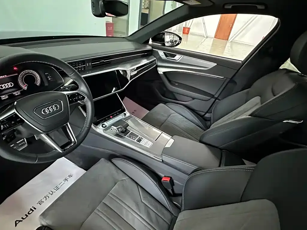 Audi A6L — фото 10