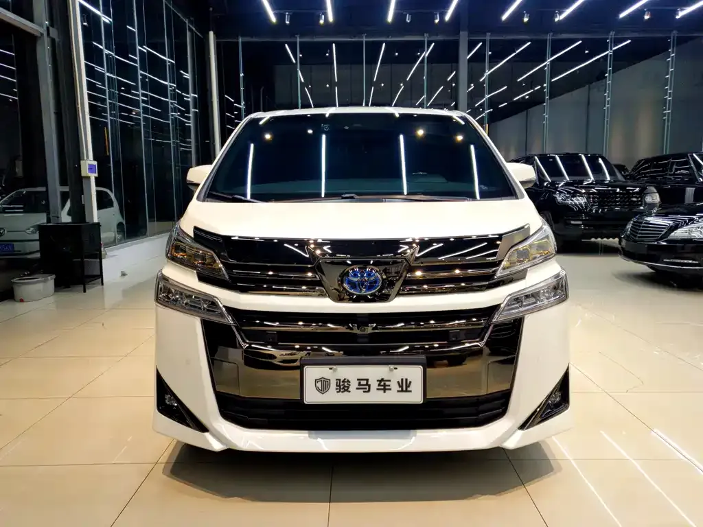 Toyota Vellfire — фото 10