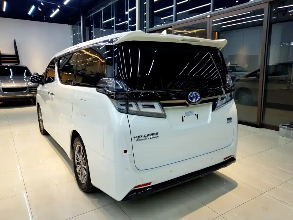 Toyota Vellfire — фото 5