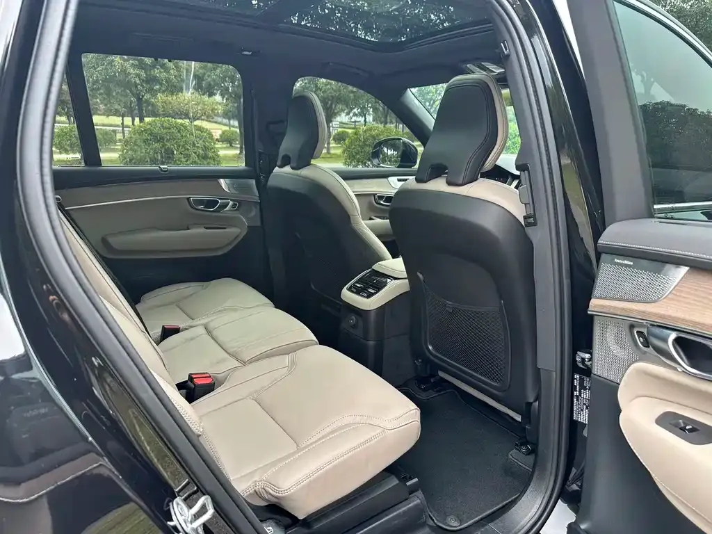 Volvo XC90 PHEV 2025 из CN, фото 2