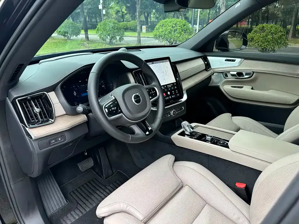 Volvo XC90 PHEV 2025 из CN, фото 8