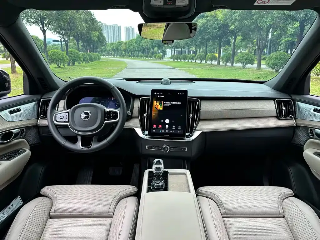 Volvo XC90 PHEV 2025 из CN, фото 9
