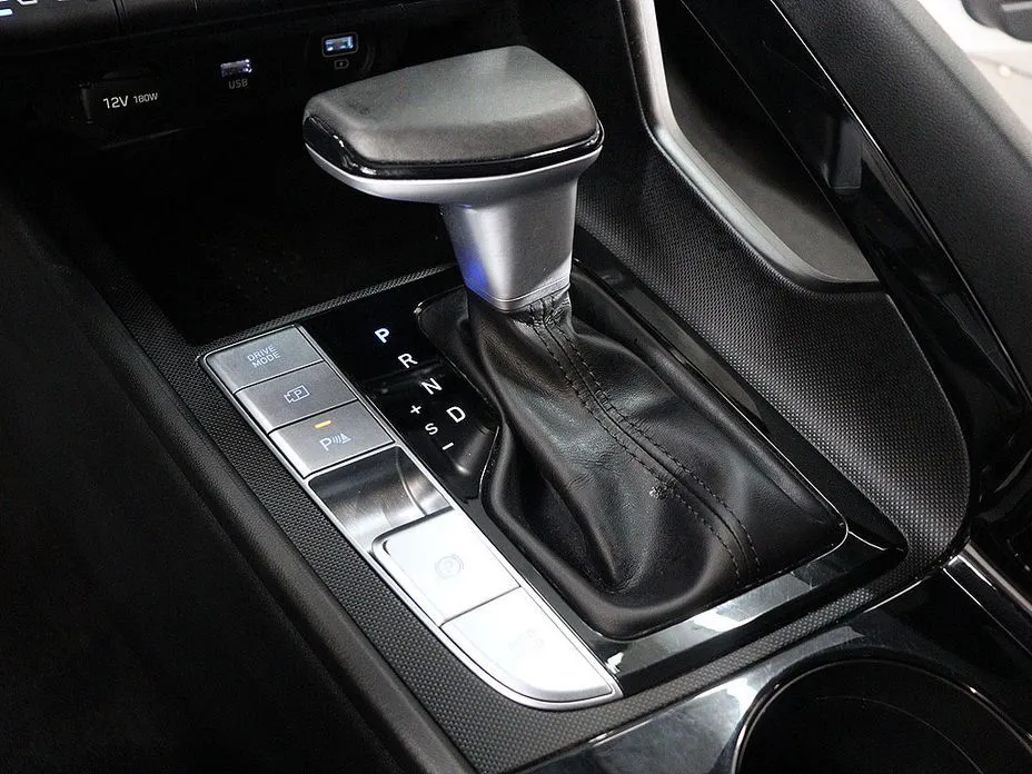 Hyundai AVANTE — фото 3