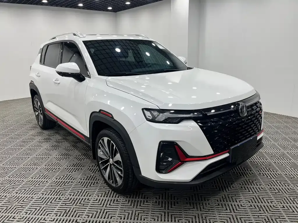 Changan CS35PLUS — фото 1
