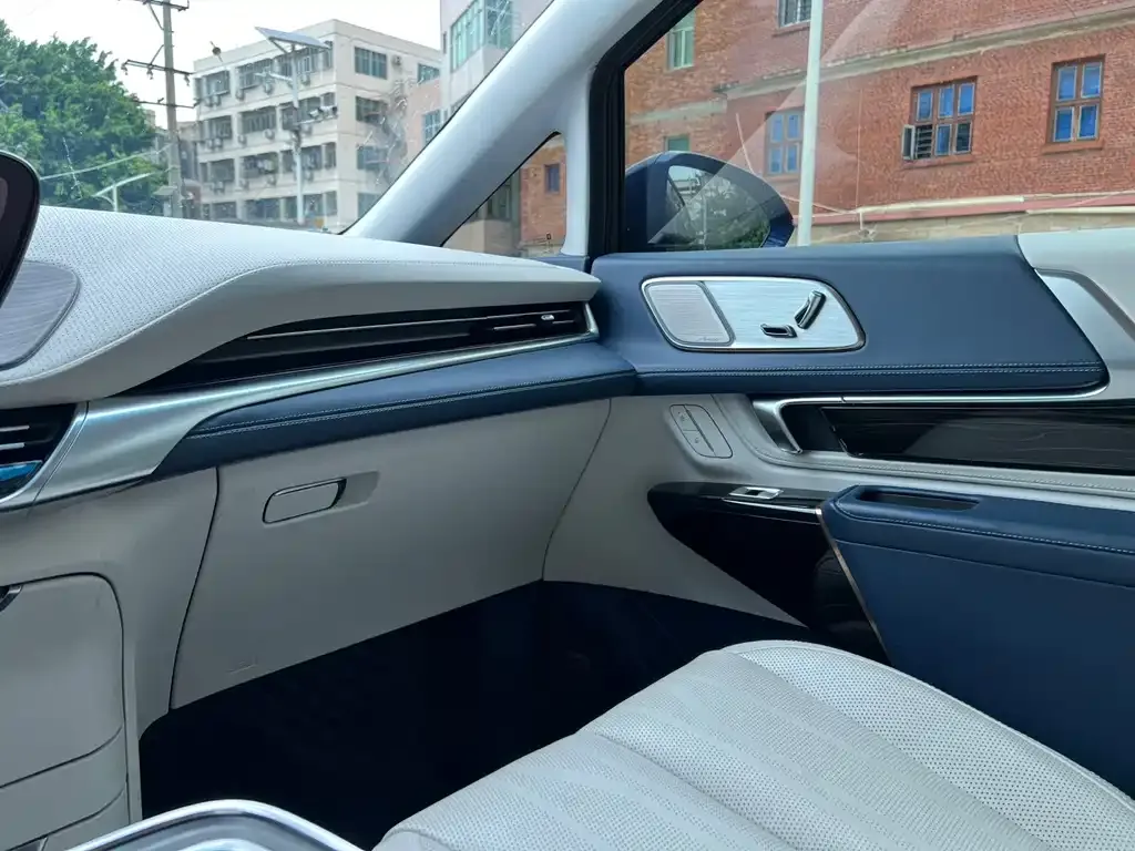 Buick Century 2023 из CN, фото 5