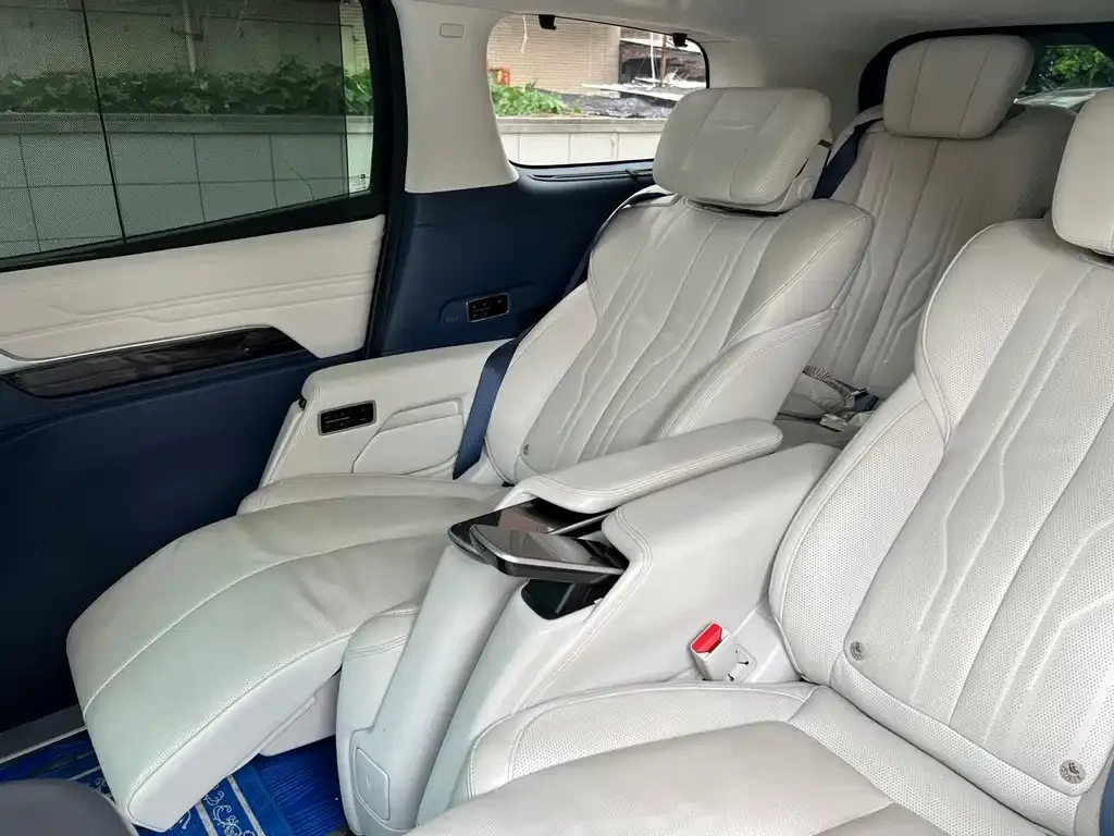 Buick Century 2023 из CN, фото 8