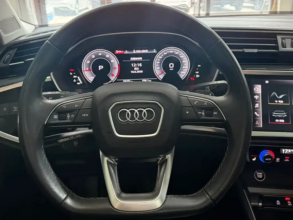Audi Q3 — фото 8