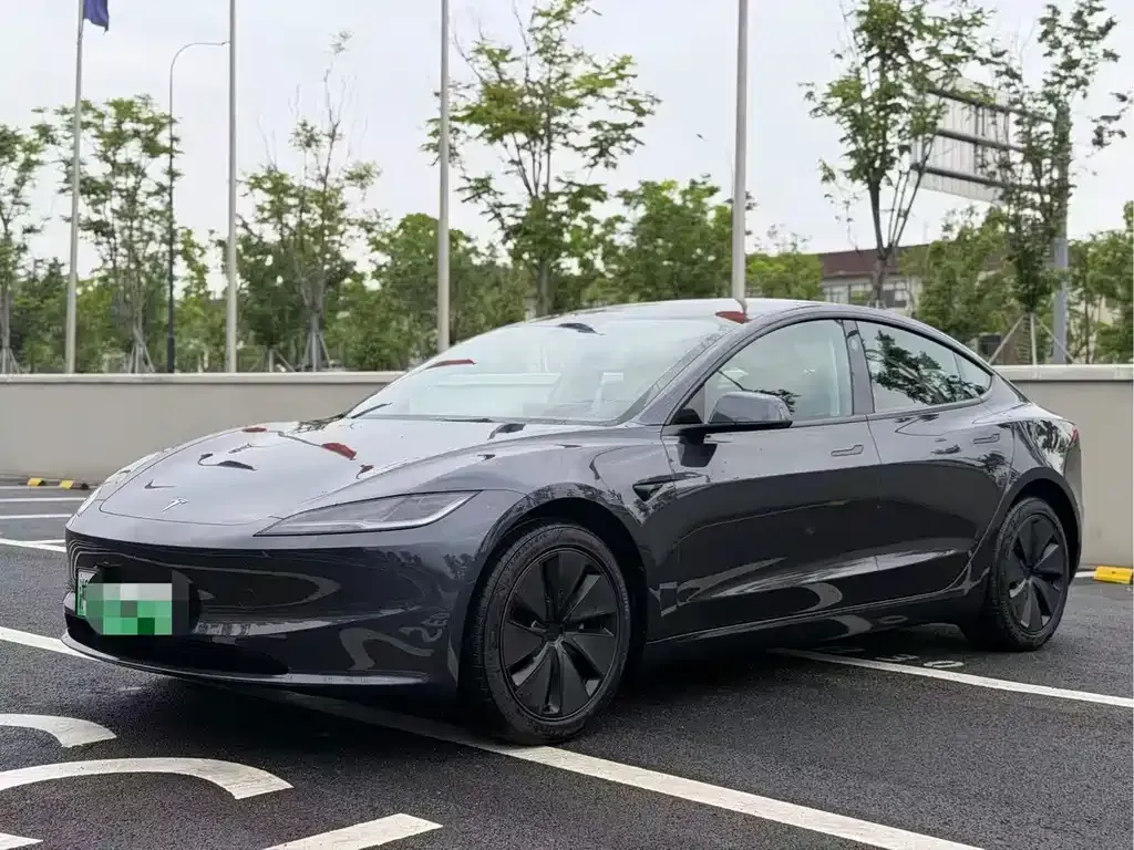 Tesla Model 3 — фото 9