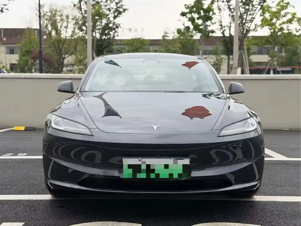 Tesla Model 3 — фото 10