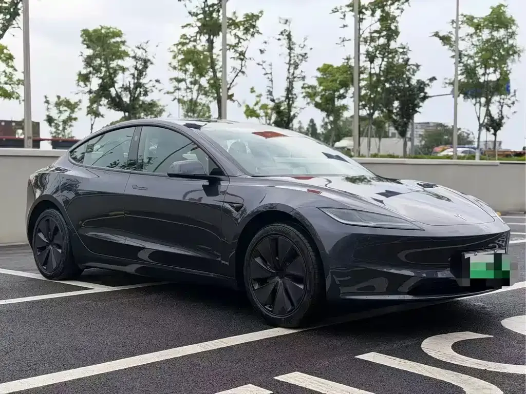 Tesla Model 3 — фото 8