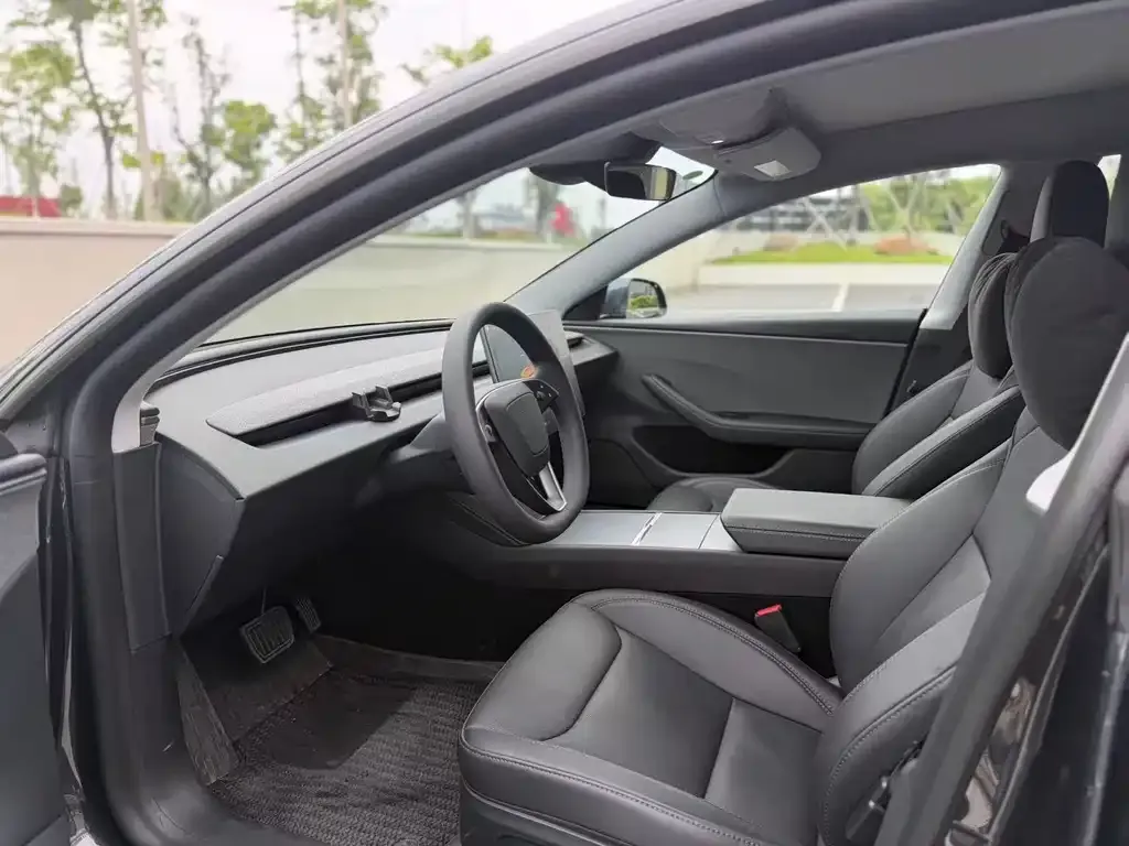 Tesla Model 3 — фото 4