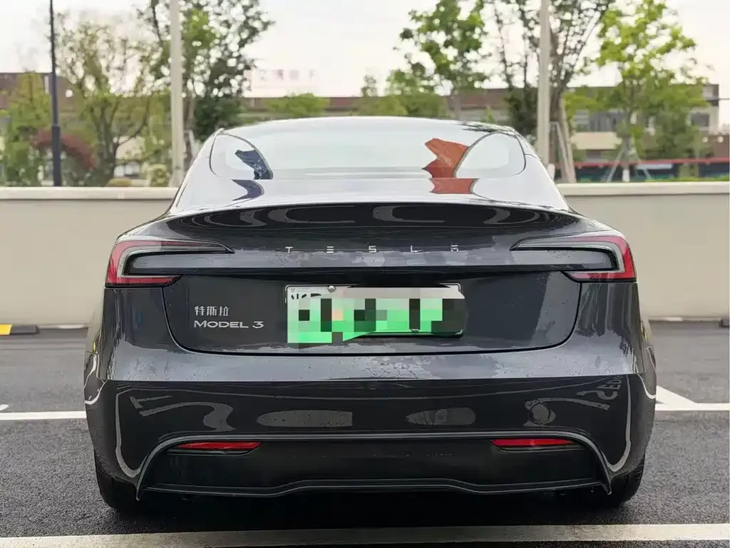 Tesla Model 3 — фото 5