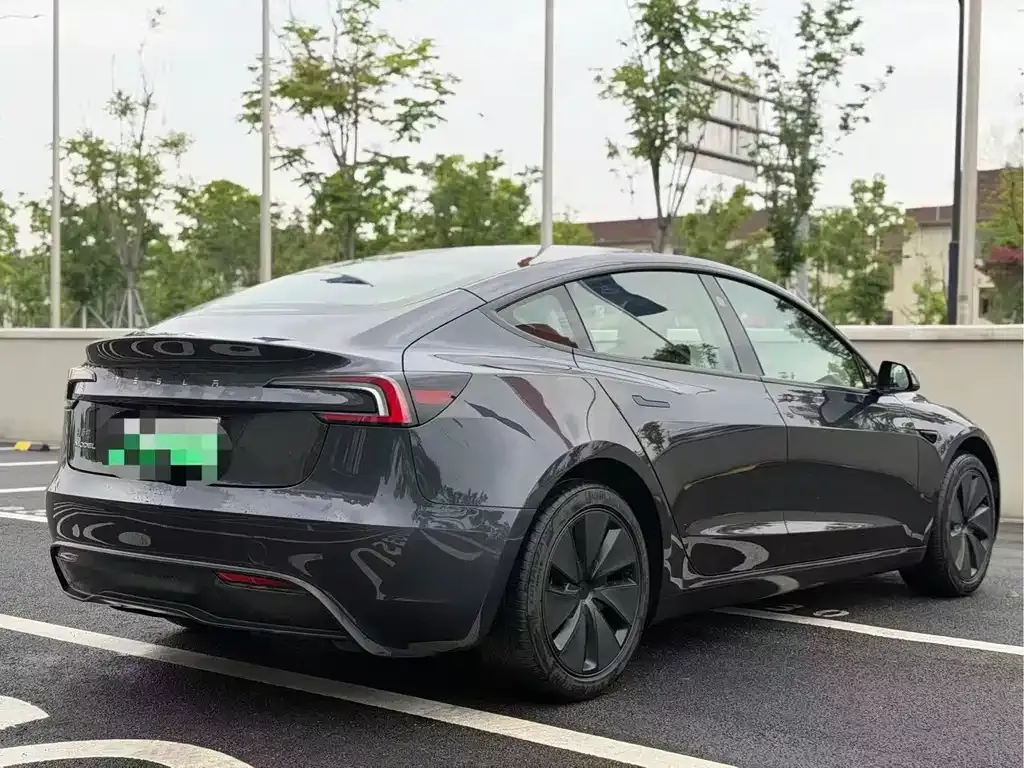 Tesla Model 3 — фото 6