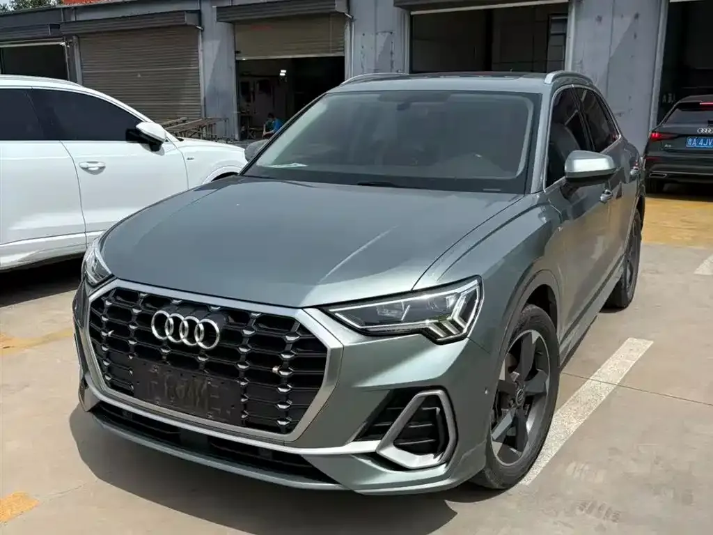 Audi Q3 — фото 1