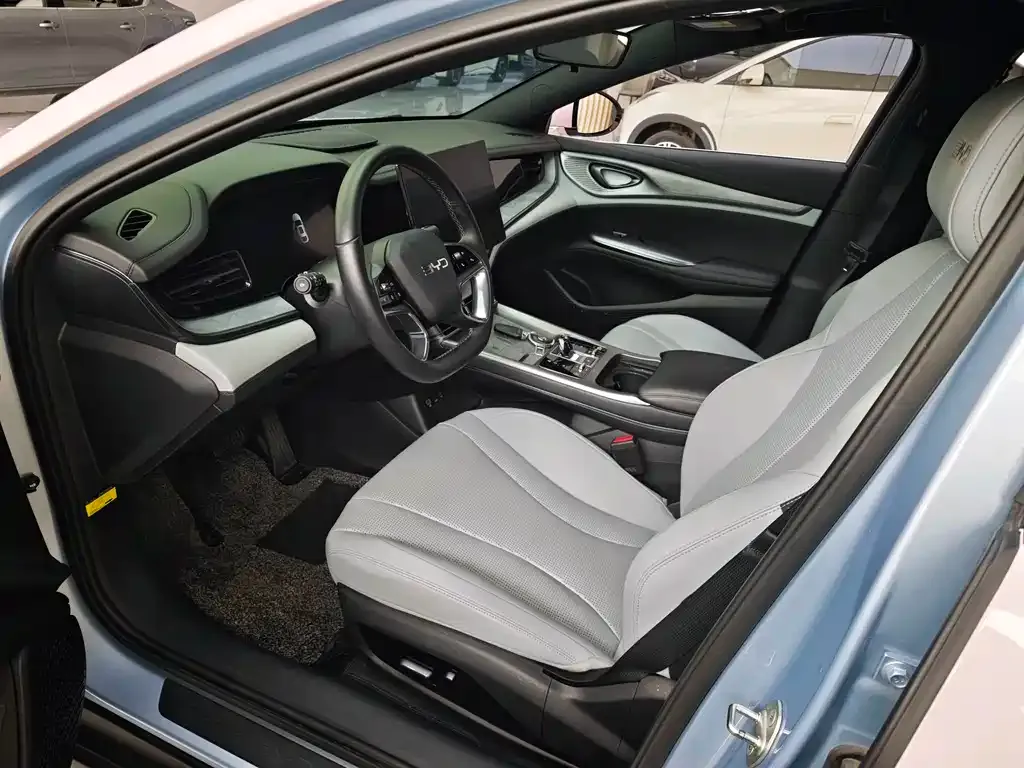 BYD Seal — фото 10