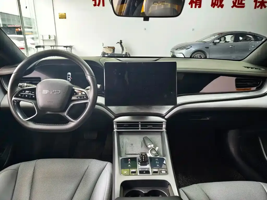 BYD Seal — фото 8