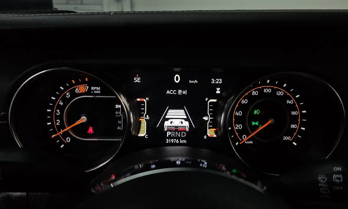 Jeep Wrangler 2023 из KR, фото 2