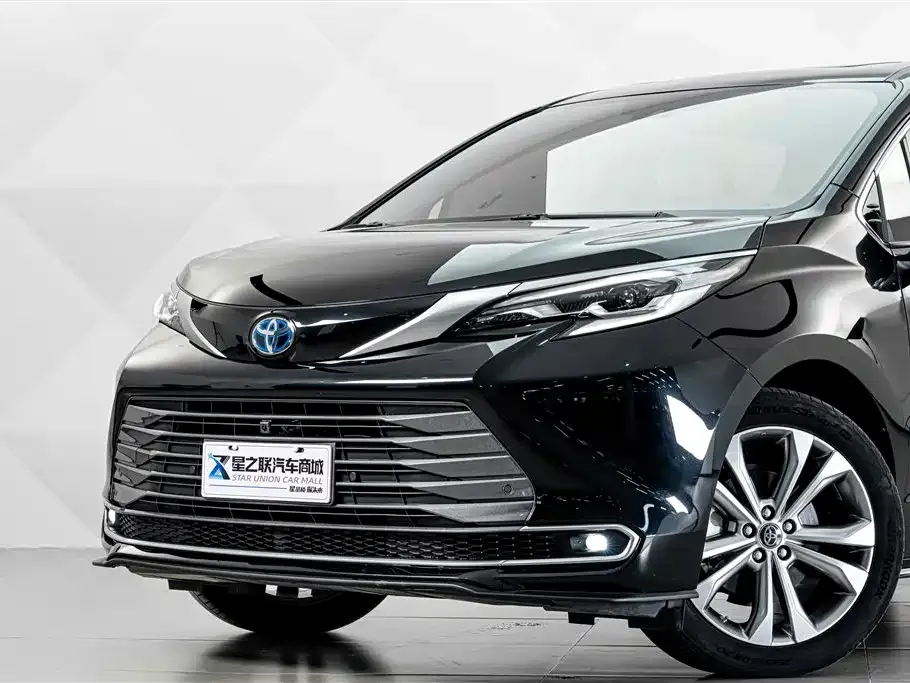 Toyota Sienna — фото 7