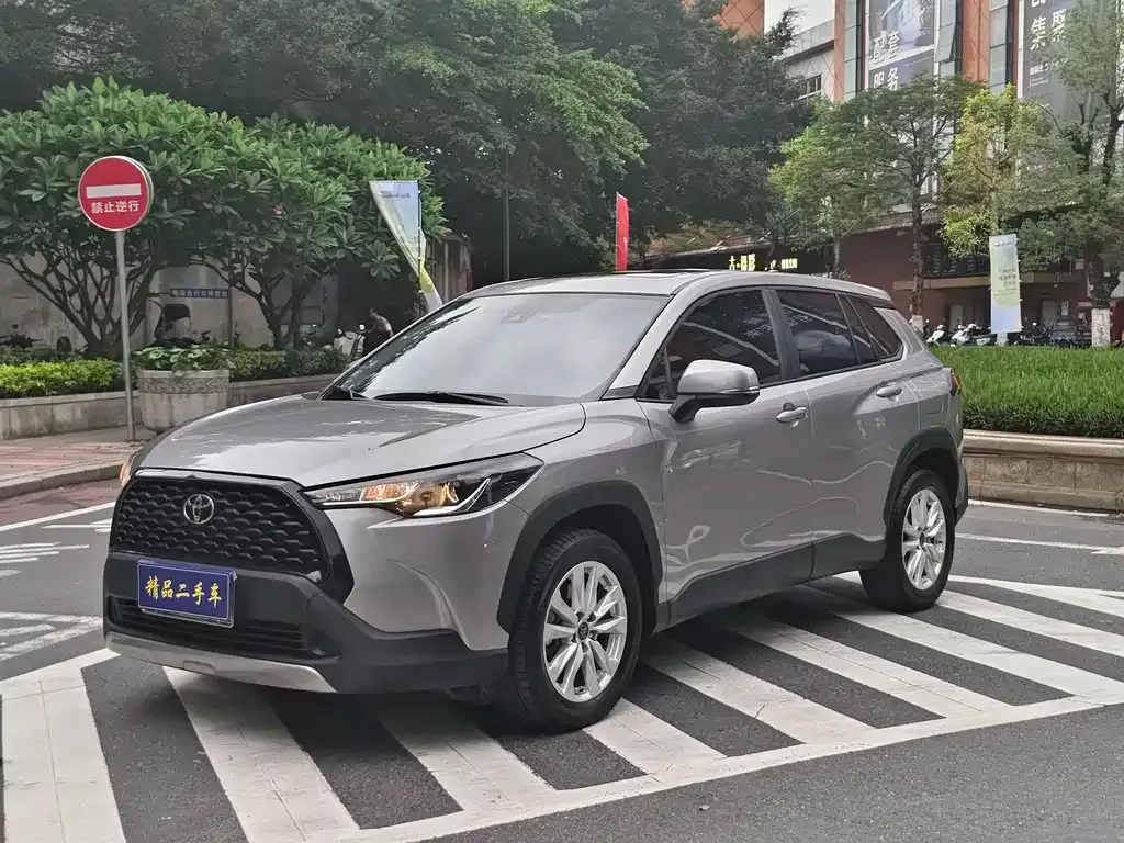 Toyota Corolla Cross — фото 1