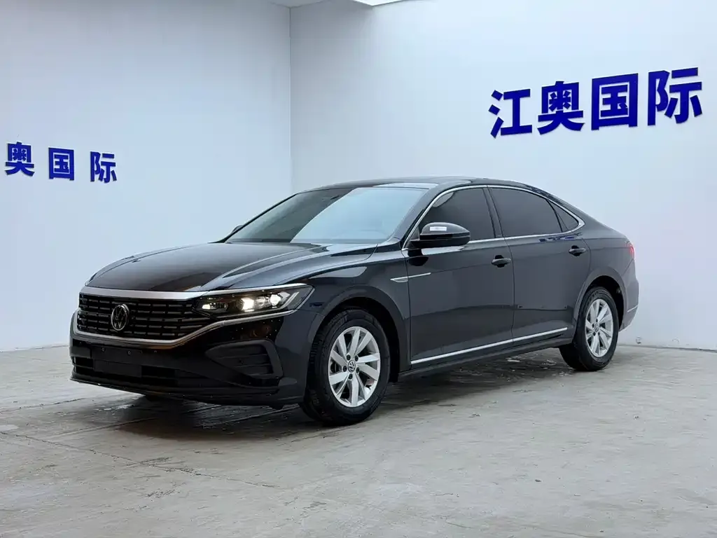 Volkswagen Passat — фото 1