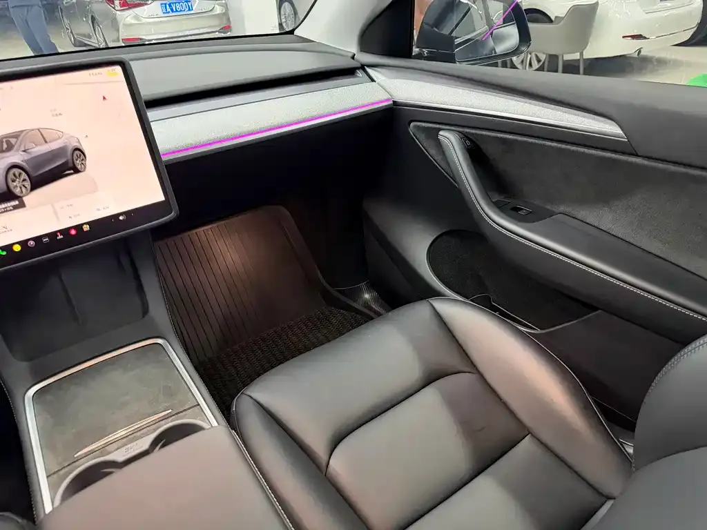 Tesla Model Y — фото 2