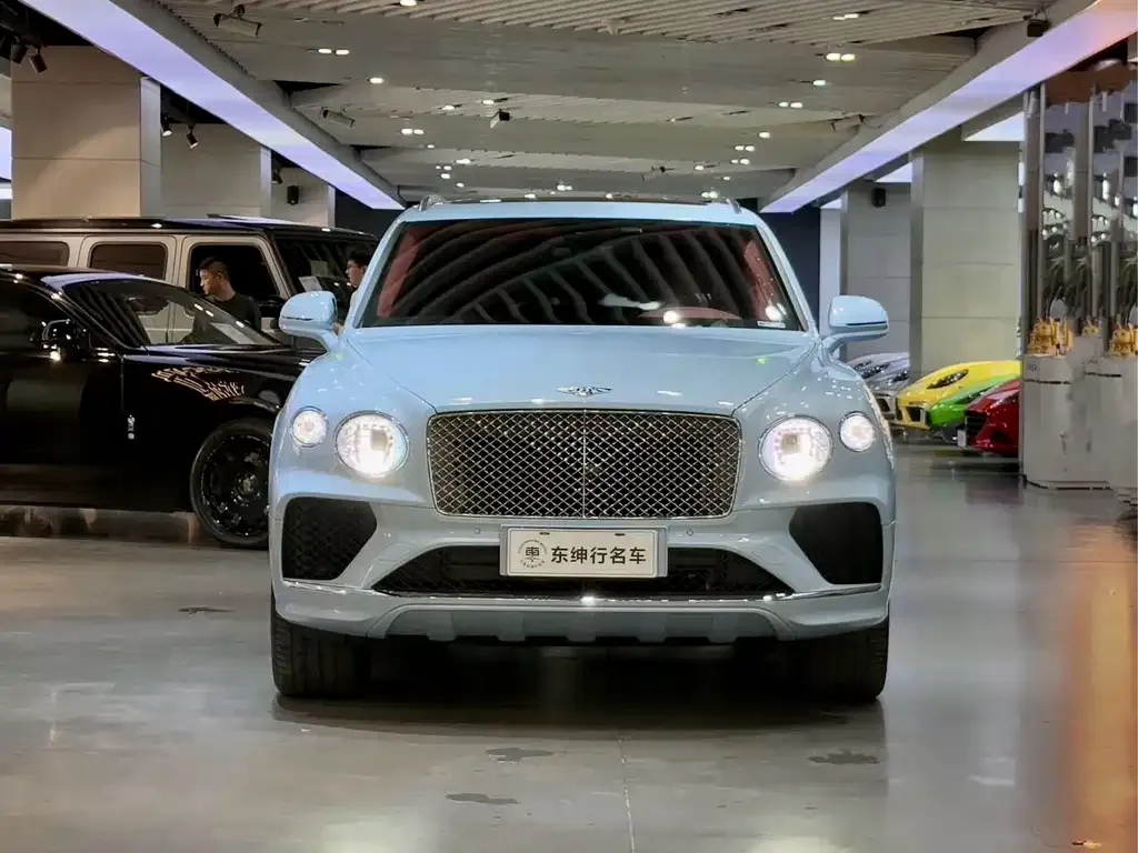 Bentley Bentayga — фото 10
