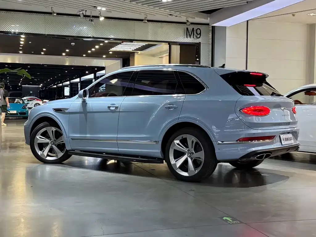 Bentley Bentayga — фото 6