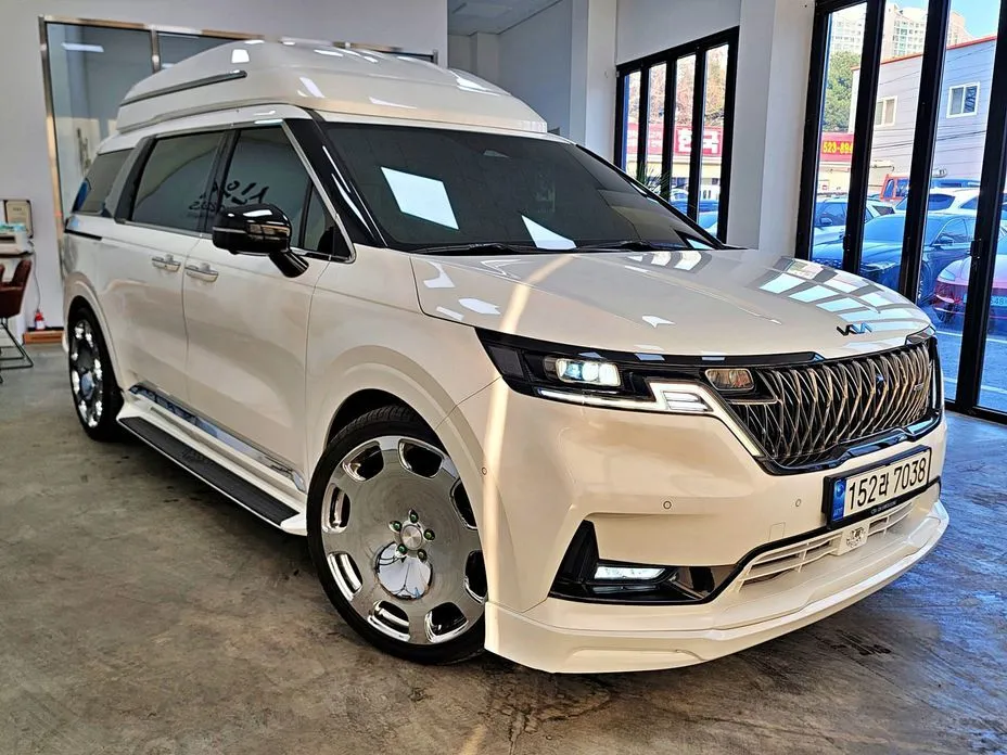 Kia Carnival — фото 1