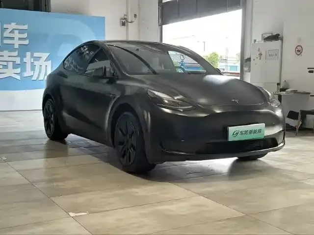Tesla Model Y — фото 8