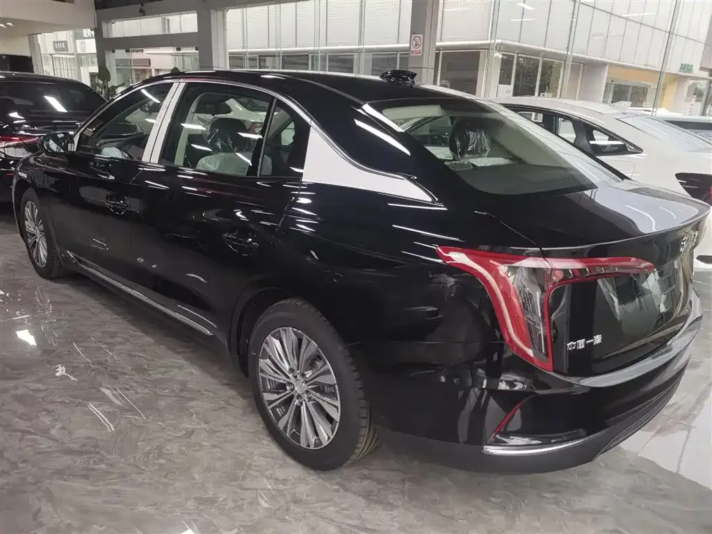 Hongqi E-QM5 — фото 7