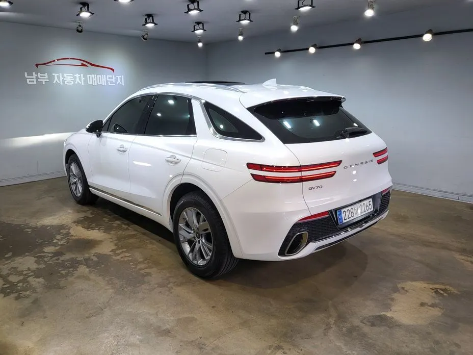 Genesis GV70 2023 из KR, фото 7