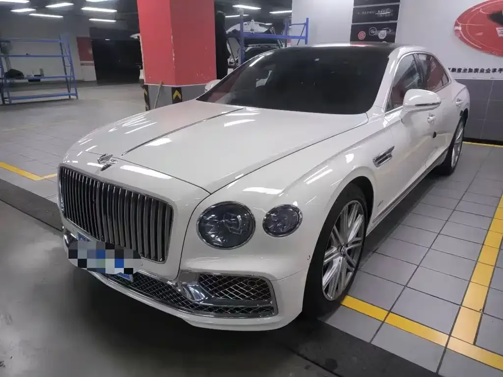 Bentley Flying Spur — фото 1