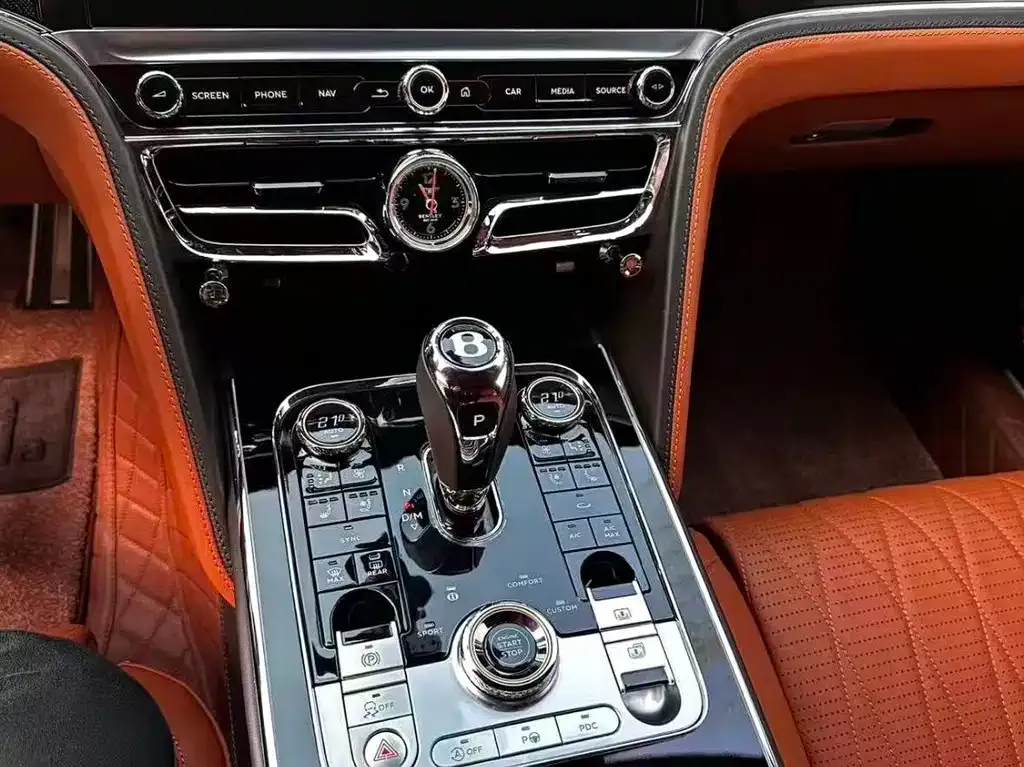 Bentley Flying Spur — фото 4