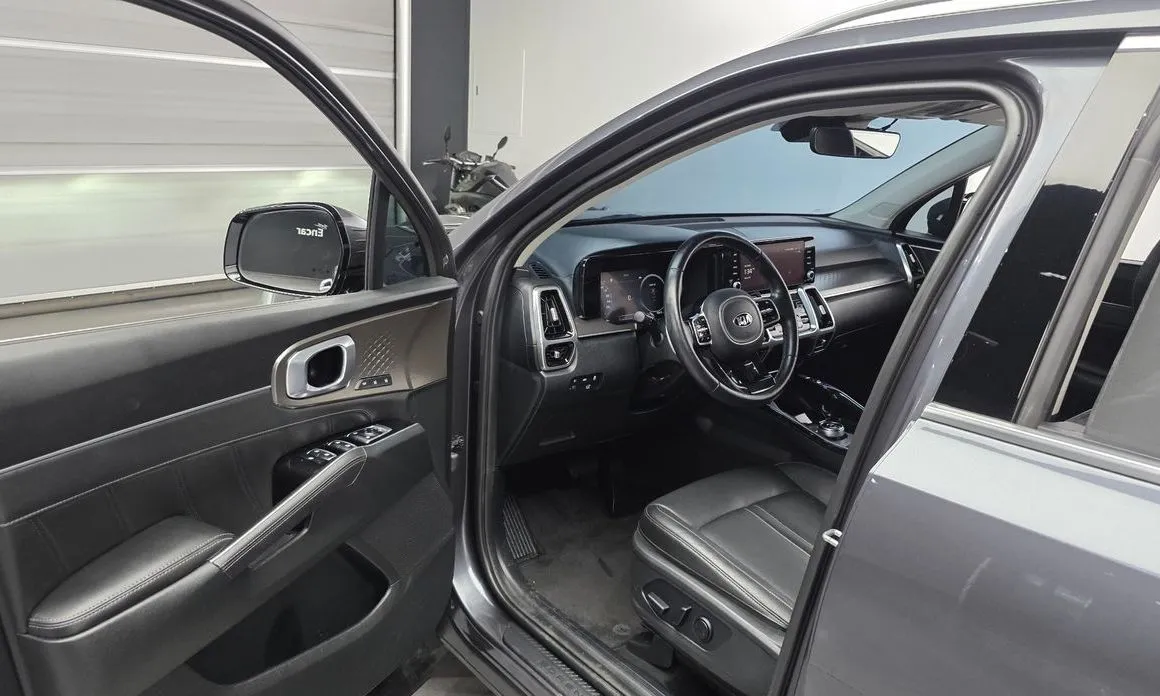 Kia Sorento — фото 9