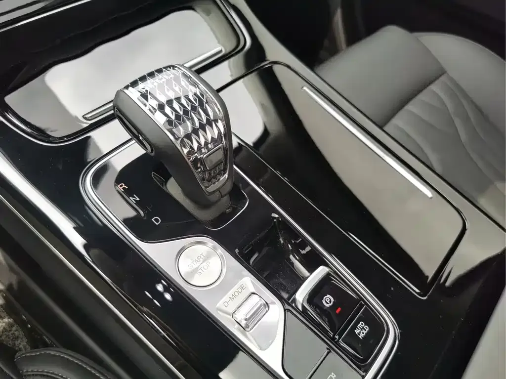 GAC Motor Trumpchi M8 — фото 10