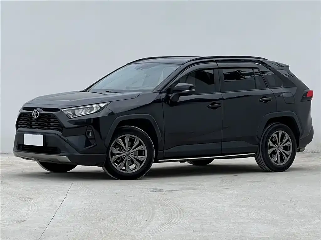 Toyota RAV4 — фото 1