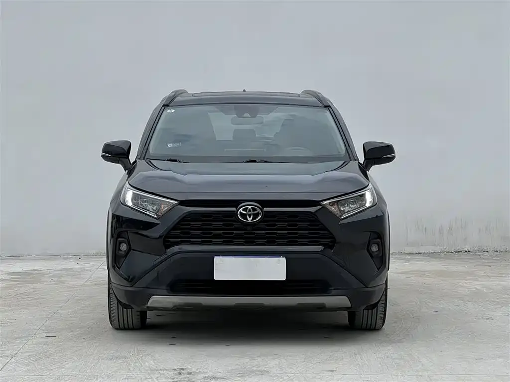 Toyota RAV4 — фото 4