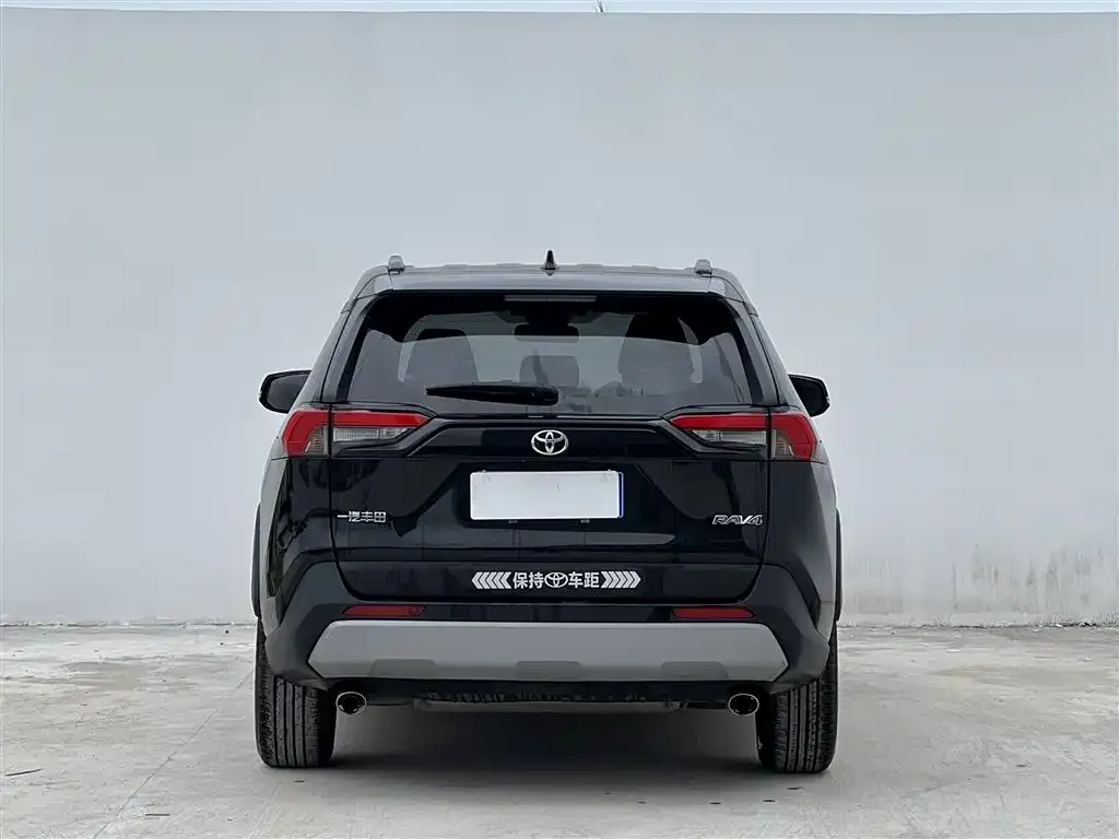 Toyota RAV4 — фото 2