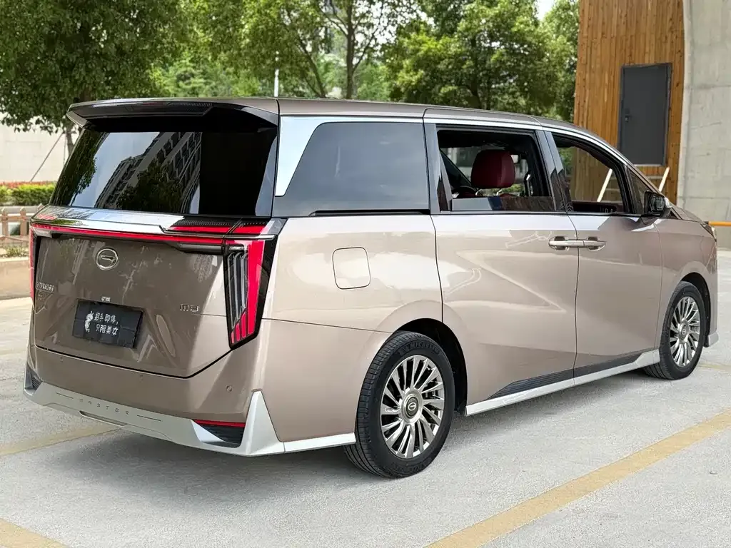 GAC Motor Trumpchi M8 — фото 10