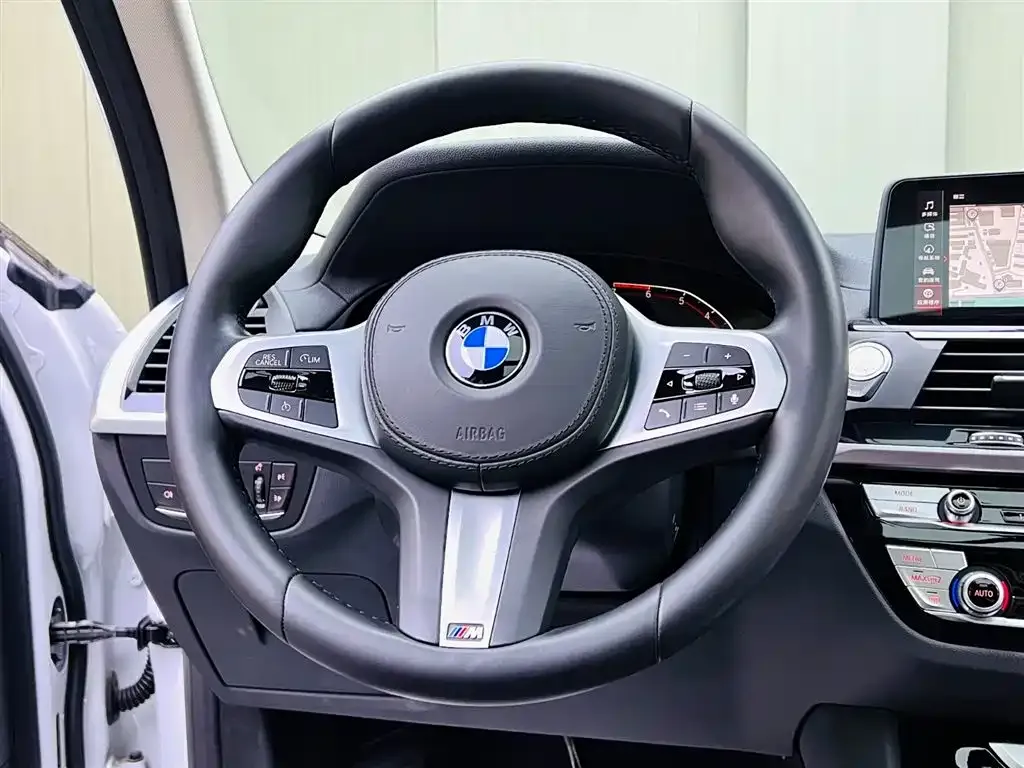 BMW X3 — фото 9