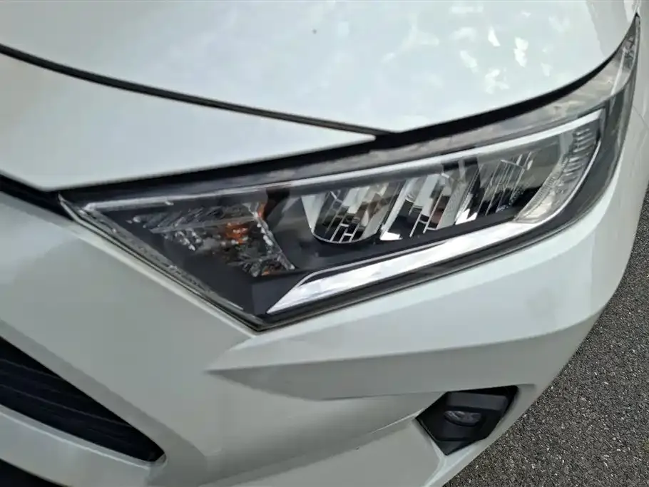 Toyota RAV4 2024 из CN, фото 2