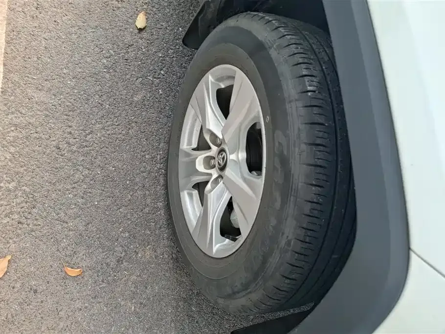 Toyota RAV4 2024 из CN, фото 8