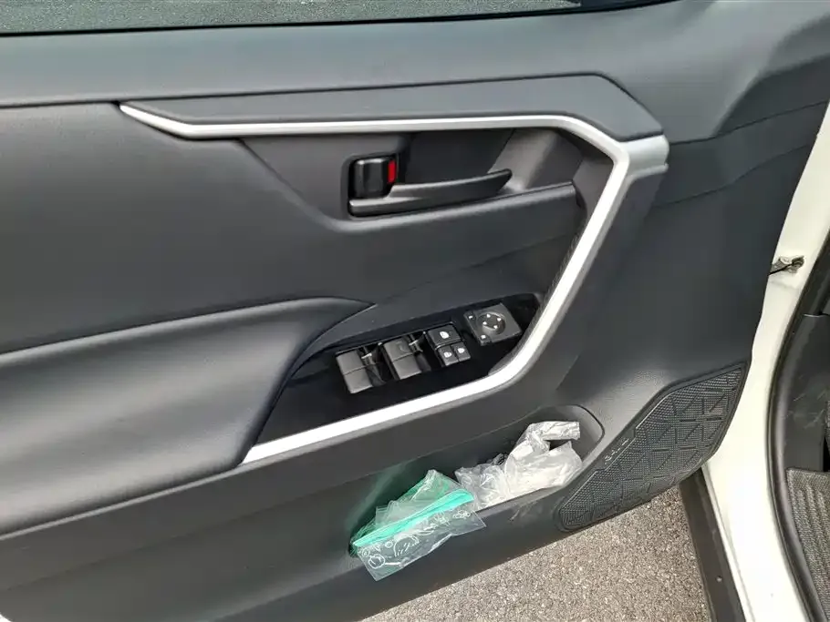 Toyota RAV4 2024 из CN, фото 5