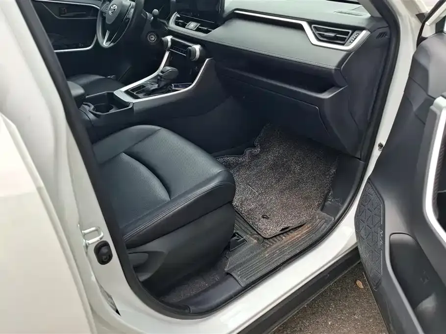 Toyota RAV4 2024 из CN, фото 10