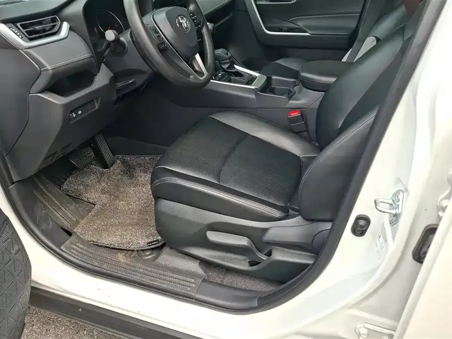Toyota RAV4 2024 из CN, фото 9