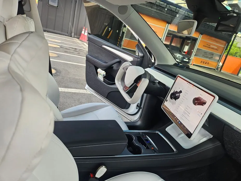 Tesla Model Y — фото 9