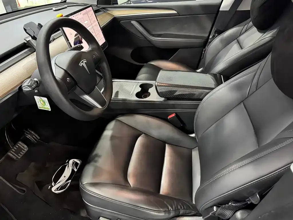Tesla Model Y — фото 3